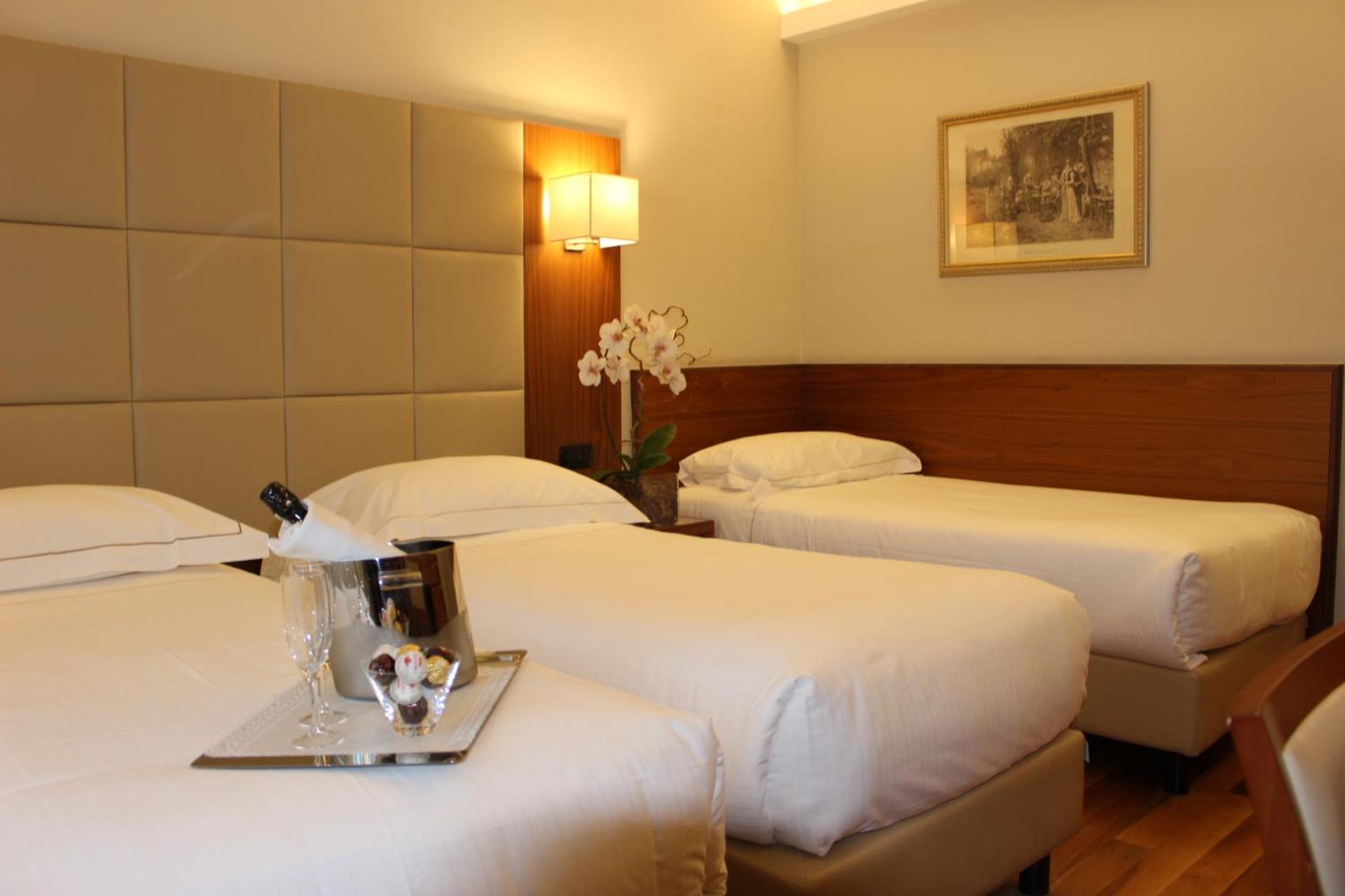 Hotel Fenice Milão Quarto foto